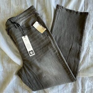 Anne Klein Black Wash Distressed Mid Rise Straight Leg Jeans, NWT, Size 16